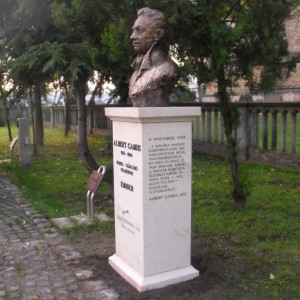 Albert Camus szobor